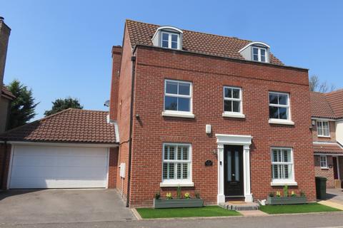 29 Hyde Close, Chafford Hundred, Grays, RM16 6RR