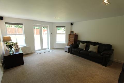 29 Hyde Close, Chafford Hundred, Grays, RM16 6RR