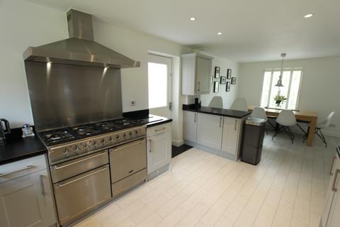 29 Hyde Close, Chafford Hundred, Grays, RM16 6RR