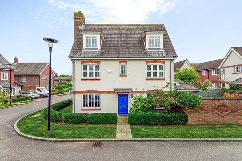 3 Hopkin Close, Guildford, GU2 9LS