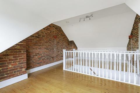 69 Ludlow Road, Guildford, GU2 7NW