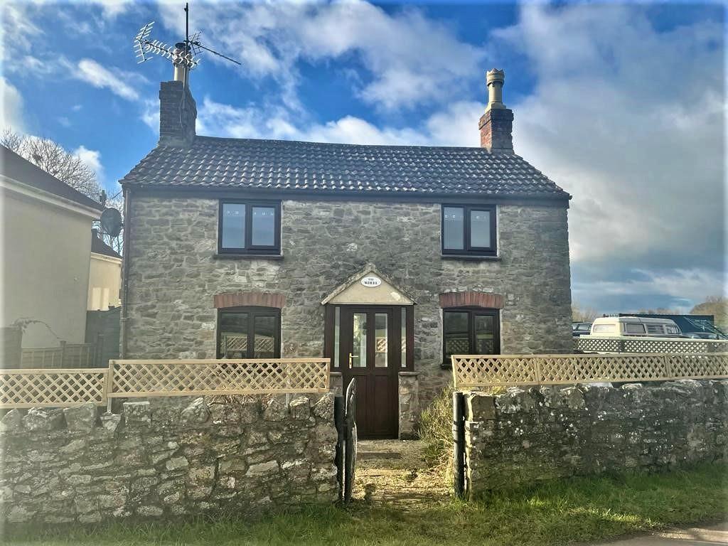 Hill Road, Rockhampton, Berkeley... 3 bed detached house £1,500 pcm