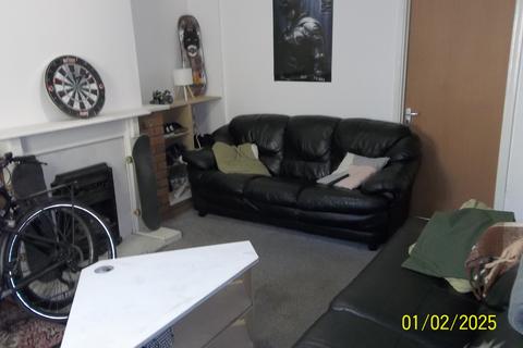 4 bedroom terraced house to rent, Newton Street, Bristol