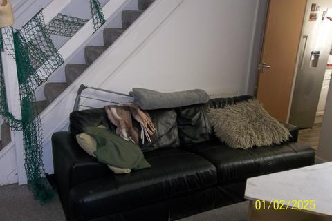 4 bedroom terraced house to rent, Newton Street, Bristol