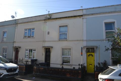 4 bedroom terraced house to rent, Newton Street, Bristol