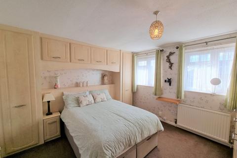42 Ambassador, Bracknell, RG12 8XP