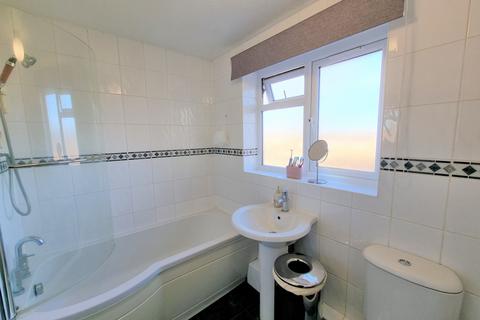 42 Ambassador, Bracknell, RG12 8XP