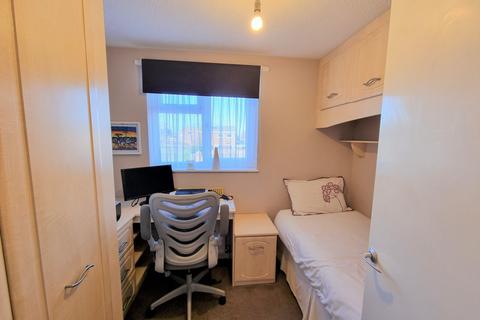 42 Ambassador, Bracknell, RG12 8XP
