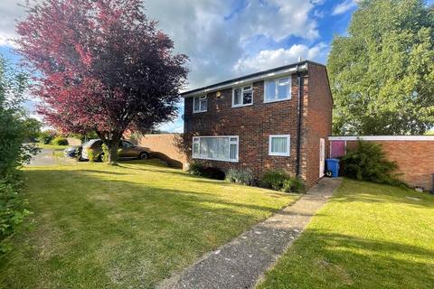 42 Ambassador, Bracknell, RG12 8XP