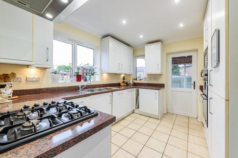 36 Foxlake Road, Byfleet, West Byfleet, KT14 7PW