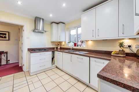 36 Foxlake Road, Byfleet, West Byfleet, KT14 7PW