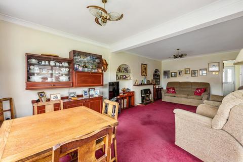 36 Foxlake Road, Byfleet, West Byfleet, KT14 7PW
