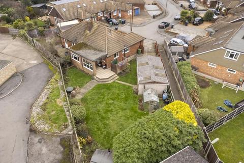 36 Foxlake Road, Byfleet, West Byfleet, KT14 7PW