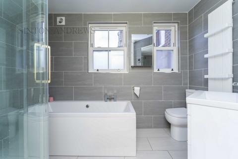 29 Kent Gardens, London, W13 8BU