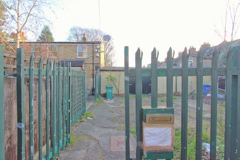 124 Godwin Road, London, E7 0LP