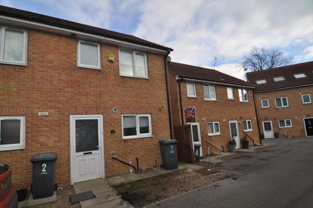 Welland Gardens, Elsecar 2 bed townhouse £550 pcm (£127 pw)