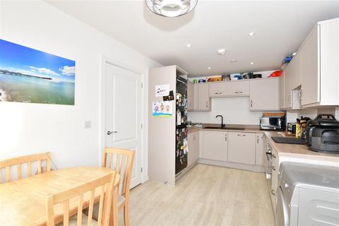 14 Barchamber Way, Gravesend, DA12 2FA