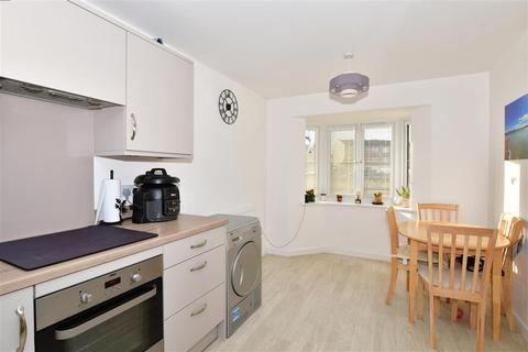 14 Barchamber Way, Gravesend, DA12 2FA