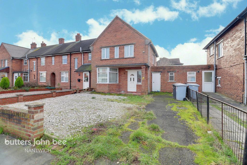 Station View, Nantwich 3 bed semidetached house £115,000