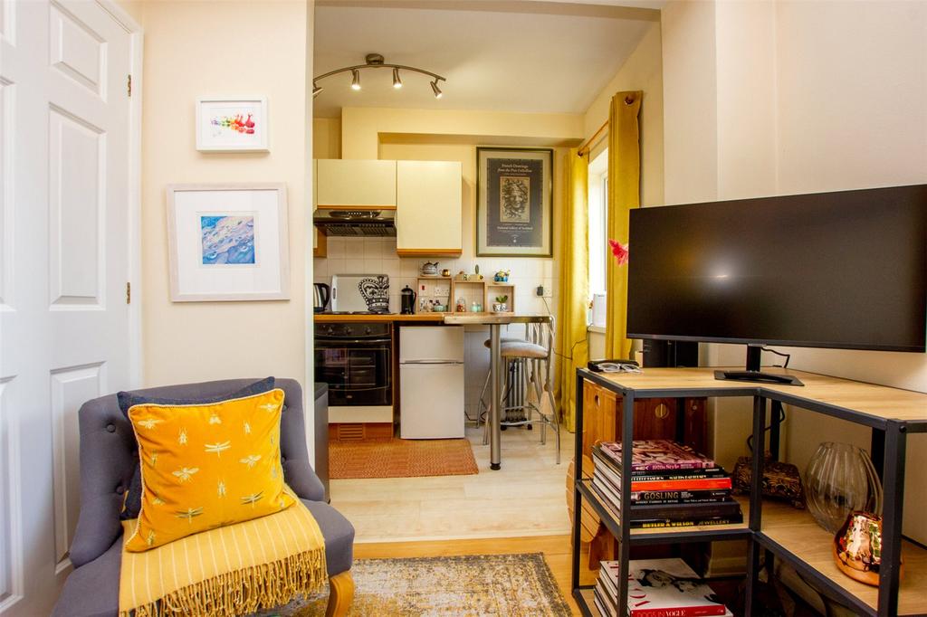 Living Room/Kitchen