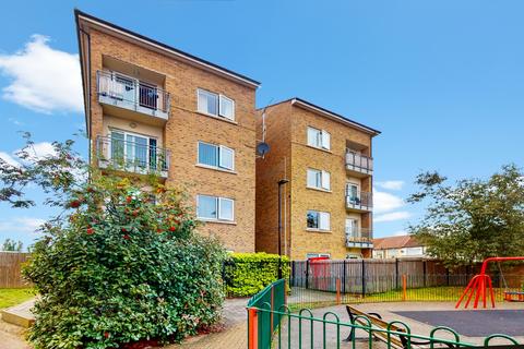 2 bedroom flat to rent, Gateway Court, Greater London, UB2