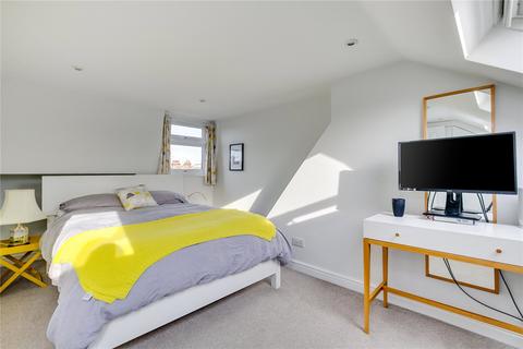 18 Vanderbilt Road, London, SW18 3BQ