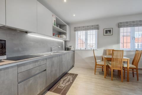 7, Tilney House Tilney Drive, Horsham, RH12 1GS
