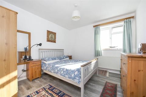 82 Weydown Close, London, SW19 6JQ