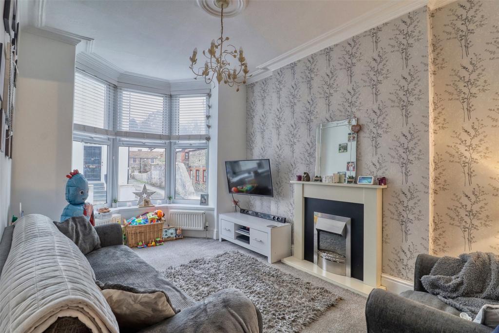 Horne Road, EX34 4 bed terraced house £230,000