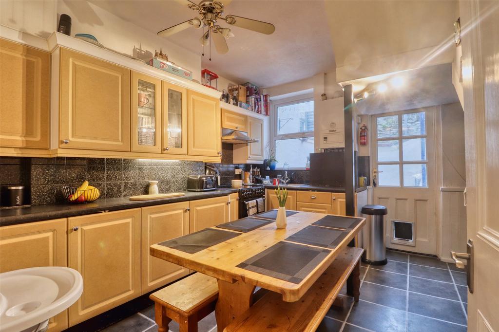 Horne Road, EX34 4 bed terraced house £230,000