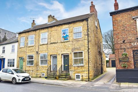 2 bedroom end of terrace house for sale, Briggate, Knaresborough