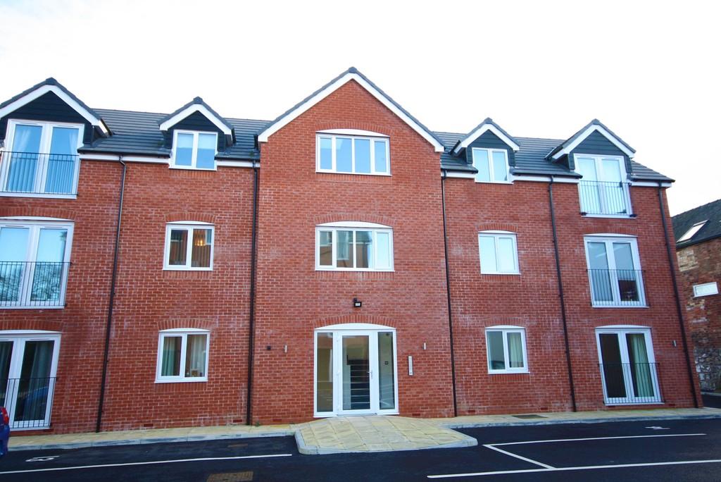 Tan Yard Square, Oak Street, Oswestry 2 bed apartment £650 pcm (£150 pw)