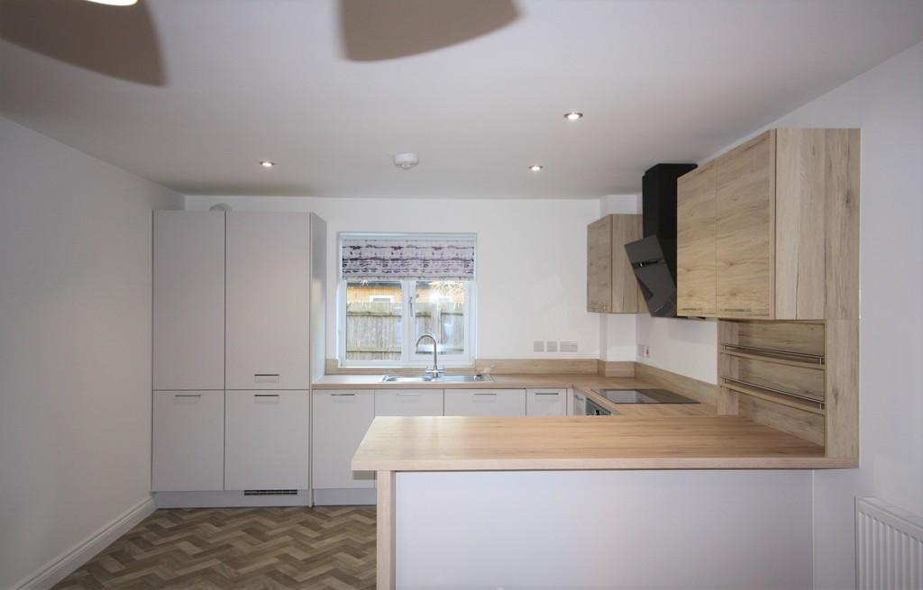 Tan Yard Square, Oak Street, Oswestry 2 bed apartment £650 pcm (£150 pw)