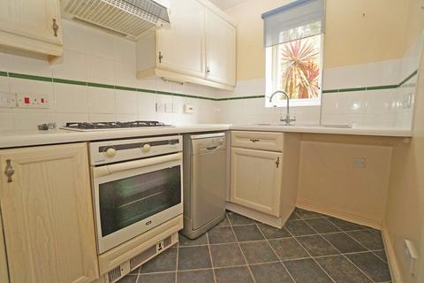 2 bedroom terraced house to rent, Tintagel Way, Portsmouth PO6