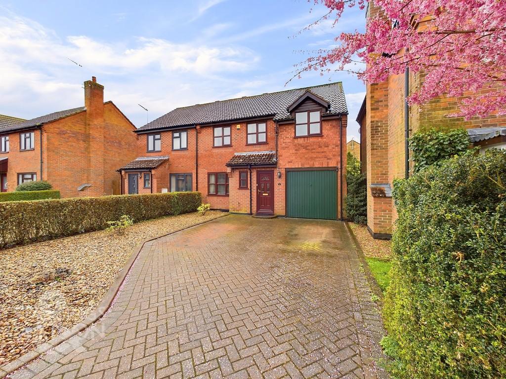 Longfield Close, Loddon, Norwich 4 bed semidetached house for sale £