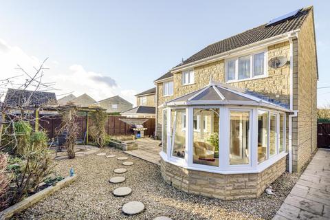 63 Alvescot Road, Carterton, OX18 3JP