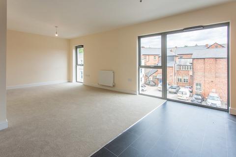 2 bedroom apartment to rent, 14 Athelstan House