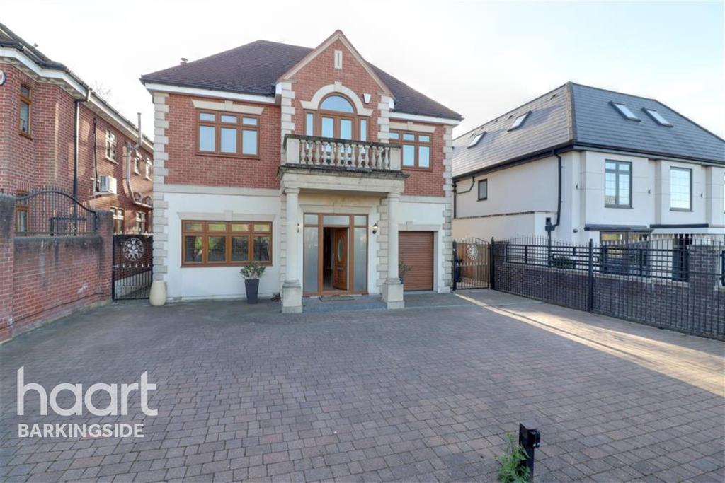 Tomswood Road Chigwell IG7 5 bed detached house £5,500 pcm (£