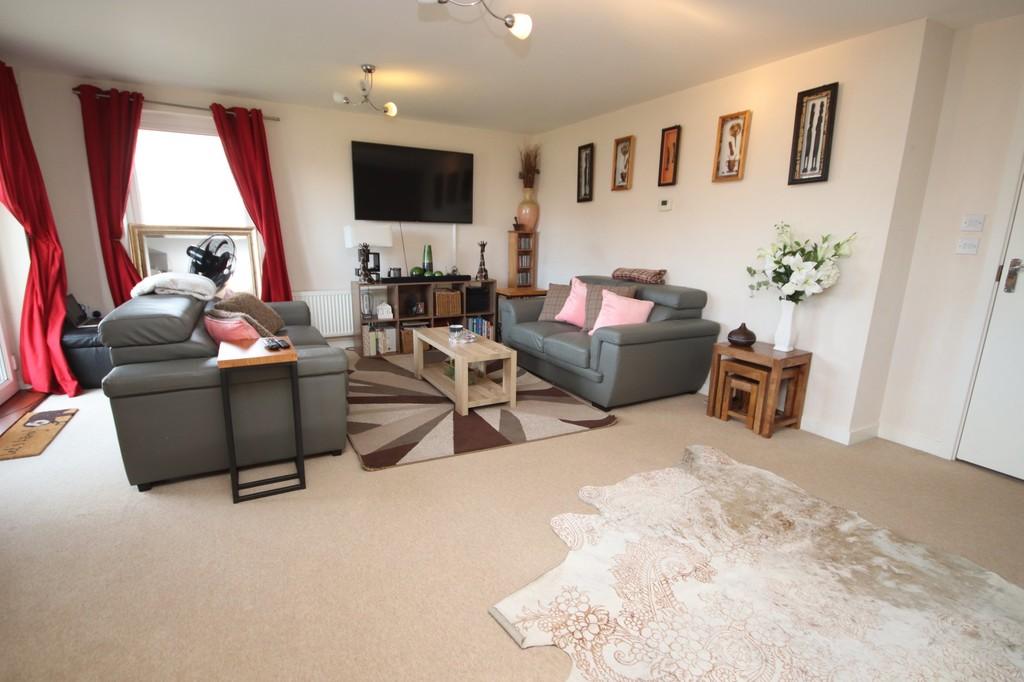 Marsden Gardens, Dartford 3 bed apartment £275,000