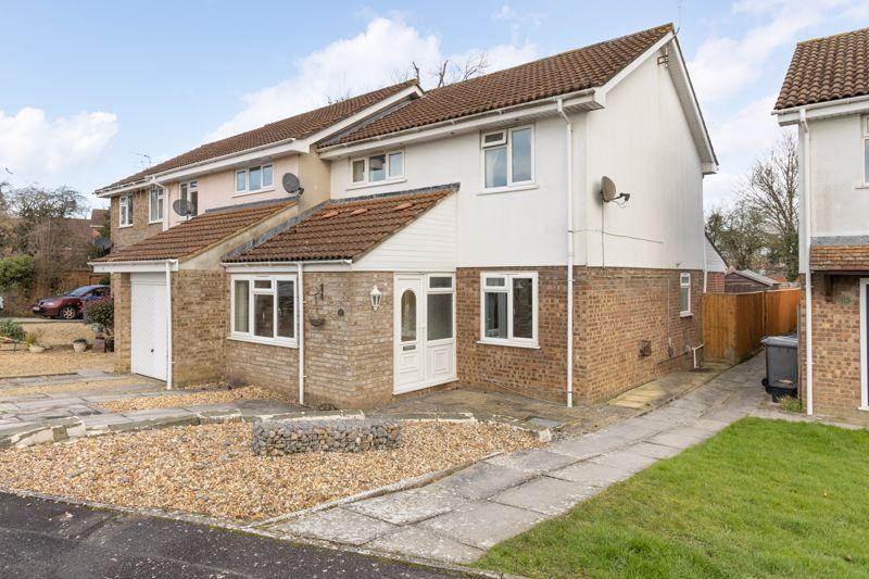 Woburn Close, Trowbridge 4 bed terraced house £310,000
