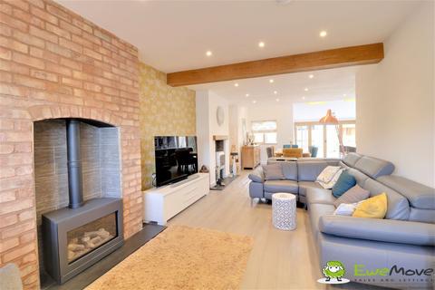 27 Hollyfield Road, Sutton Coldfield, B75 7SN