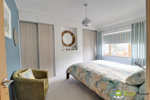 27 Hollyfield Road, Sutton Coldfield, B75 7SN