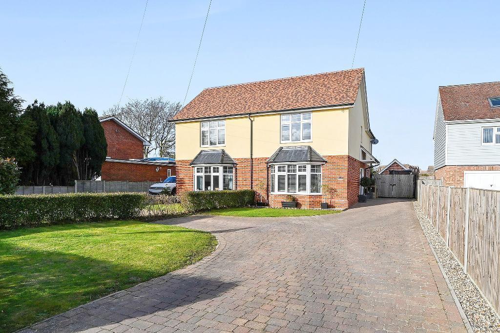 Long Road, Lawford, CO11 2HR 3 bed semidetached house £400,000