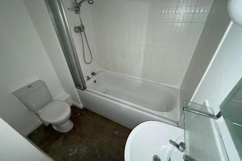 3 bedroom terraced house to rent, Ainsbrook Avenue, Moston, Manchester, M9 7FJ
