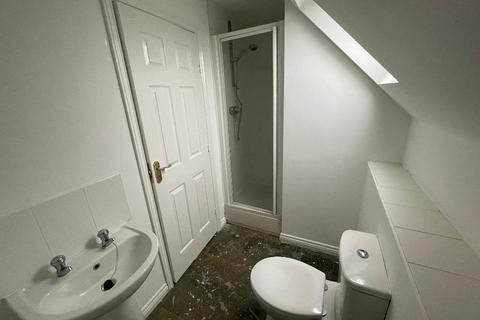 3 bedroom terraced house to rent, Ainsbrook Avenue, Moston, Manchester, M9 7FJ