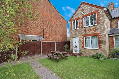 104 Bedford Road, Barton Le Clay, Bedford, MK45 4LR