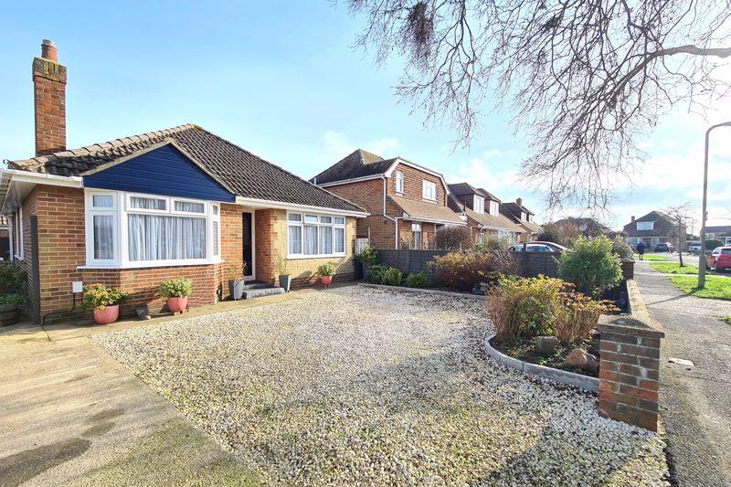 Martin Avenue, Stubbington, Fareham 3 bed detached bungalow £495,000