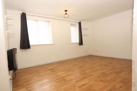 Flat 2, 91 Long Drive, Greenford, UB6 8NB