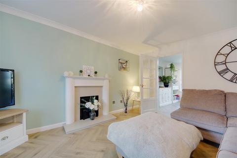 1 Cox Close, Shenley, Radlett, WD7 9JQ