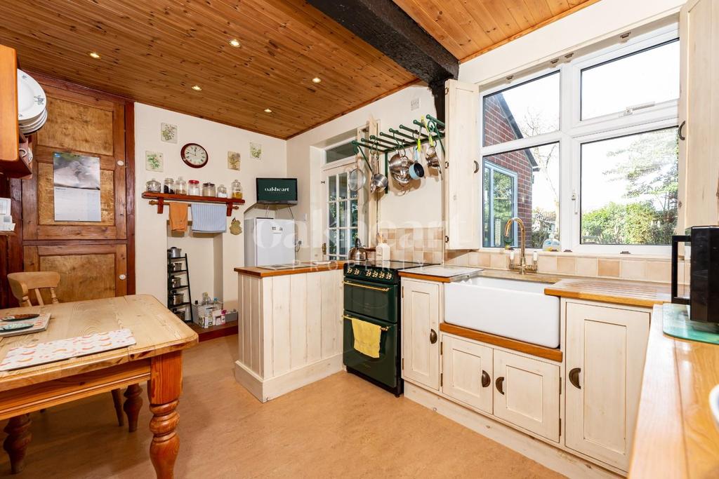 Drury Road, Colchester 3 bed detached house £425,000